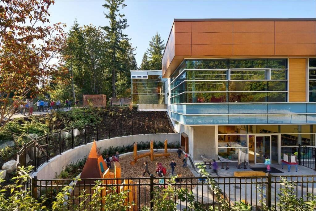 Westview Vacation Rental - Two Br House Северный Ванкувер Экстерьер фото